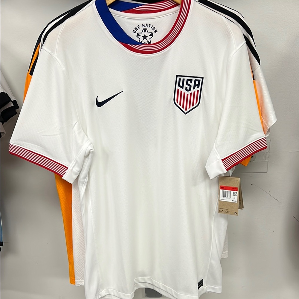 Nike USA Soccer Jersey - Picture 1 of 4